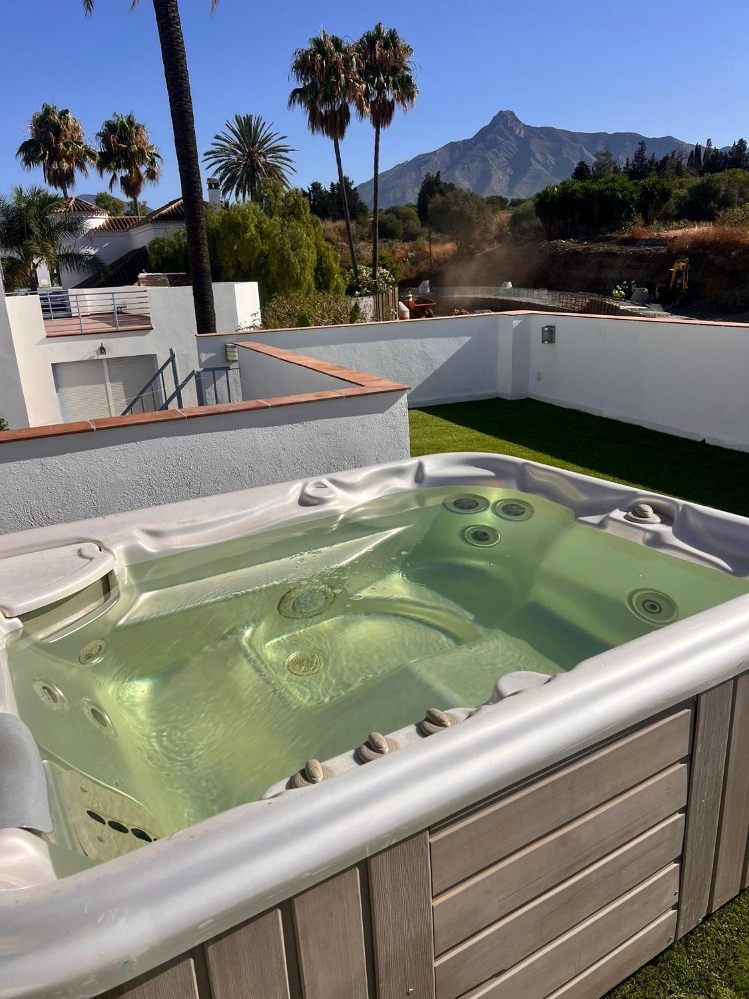 Puerto Banus Jacuzzi Close To Breath And Marbella Arena Exterior photo