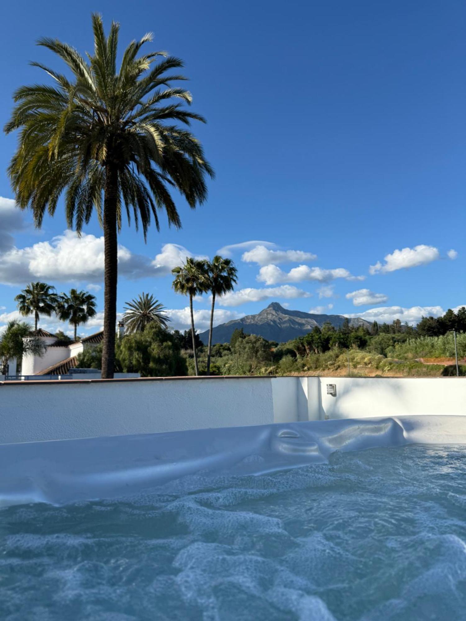 Puerto Banus Jacuzzi Close To Breath And Marbella Arena Exterior photo